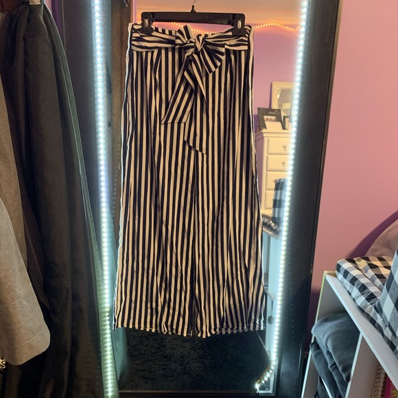 two piece navy and white striped set- size L - Picture 4 of 8